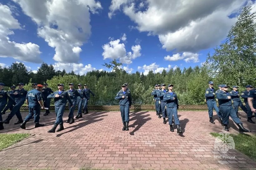 В Академии проходит курс молодого бойца для первокурсников